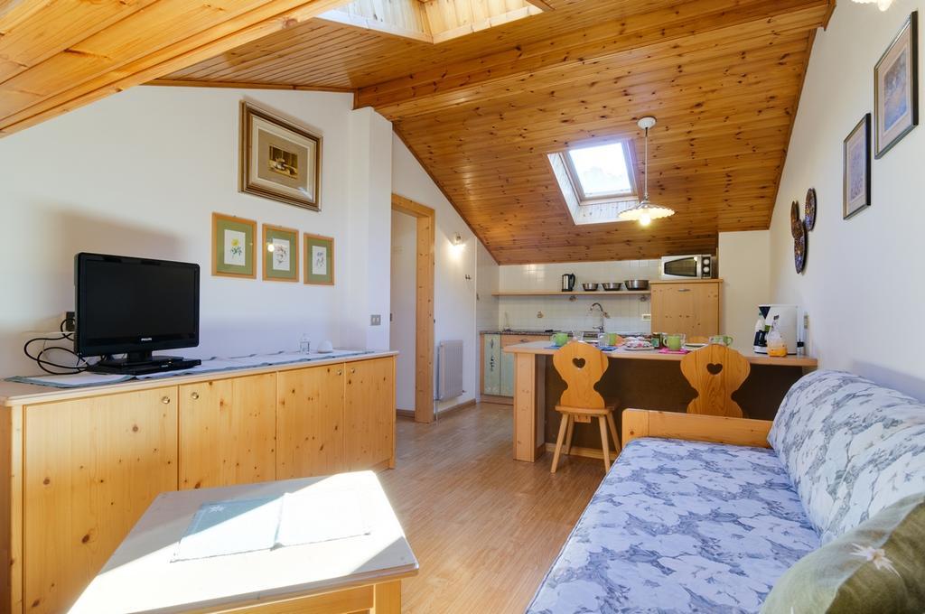 Appartamenti Cesa Maria Mountain Hospitality Canazei Esterno foto